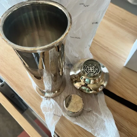 Vera Wang Silver Bar Accessories Cocktail Shaker - Picture 2 of 4